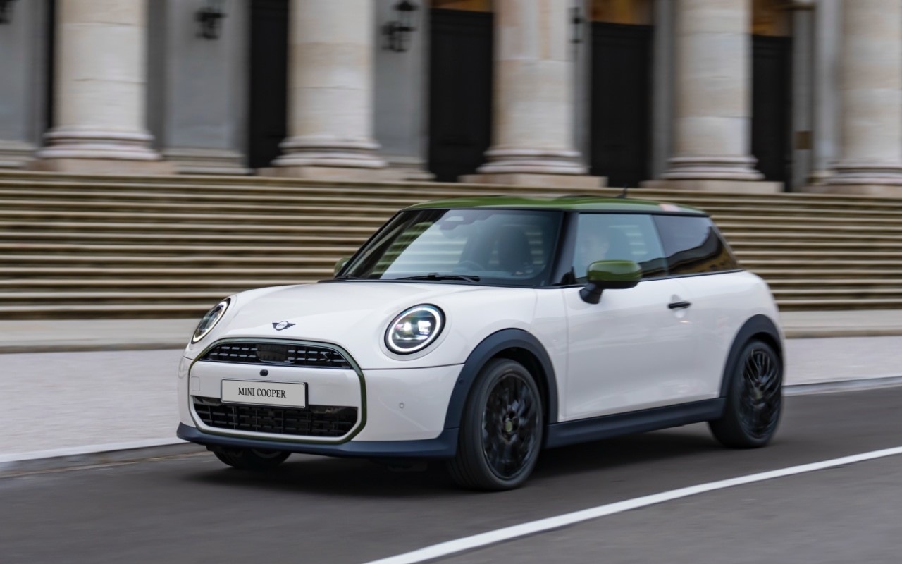 „MINI Cooper SE Paul Smith edition“ Pasiūlymo kaina 44 520 Eur arba 451,71 Eur/mėn.